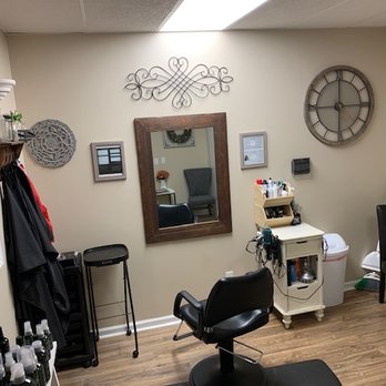 Salon Suite — Styling Station